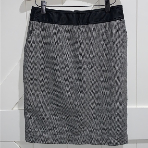 Worthington Dresses & Skirts - Worthington Gray and Black Skirt Size 4